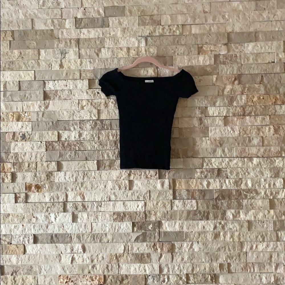 Garage off shoulder